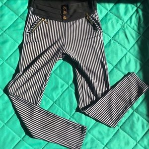Stripped leggings